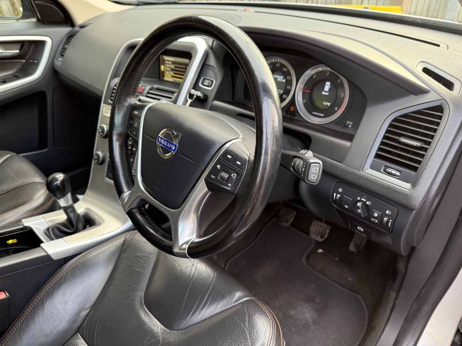 Used Volvo XC60 2011 for sale - 77003636: Photo 19