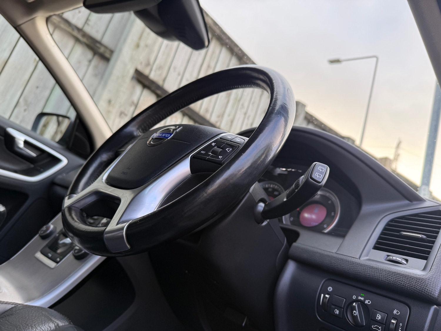 Used Volvo XC60 2011 for sale - 77003636: Photo 20