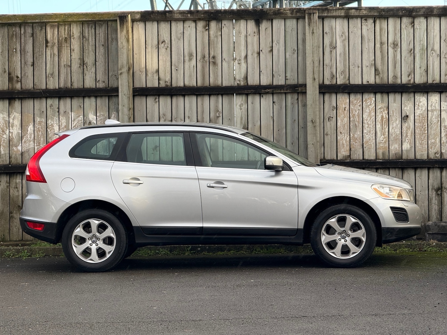 Used Volvo XC60 2011 for sale - 77003636: Photo 3