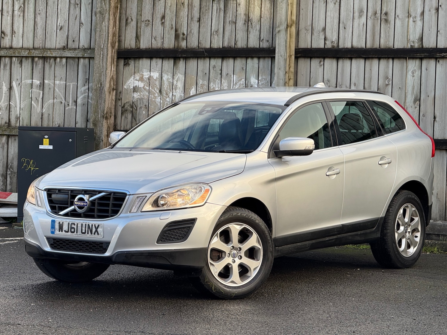 Used Volvo XC60 2011 for sale - 77003636: Photo 5