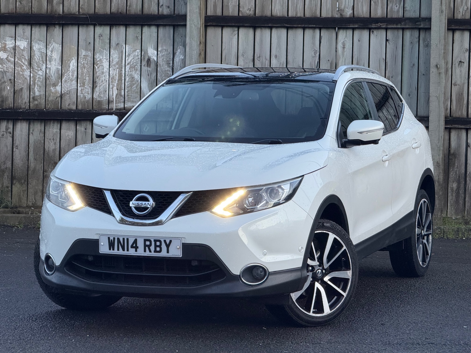 Used Nissan Qashqai 2014 for sale - 76430627: Photo 4