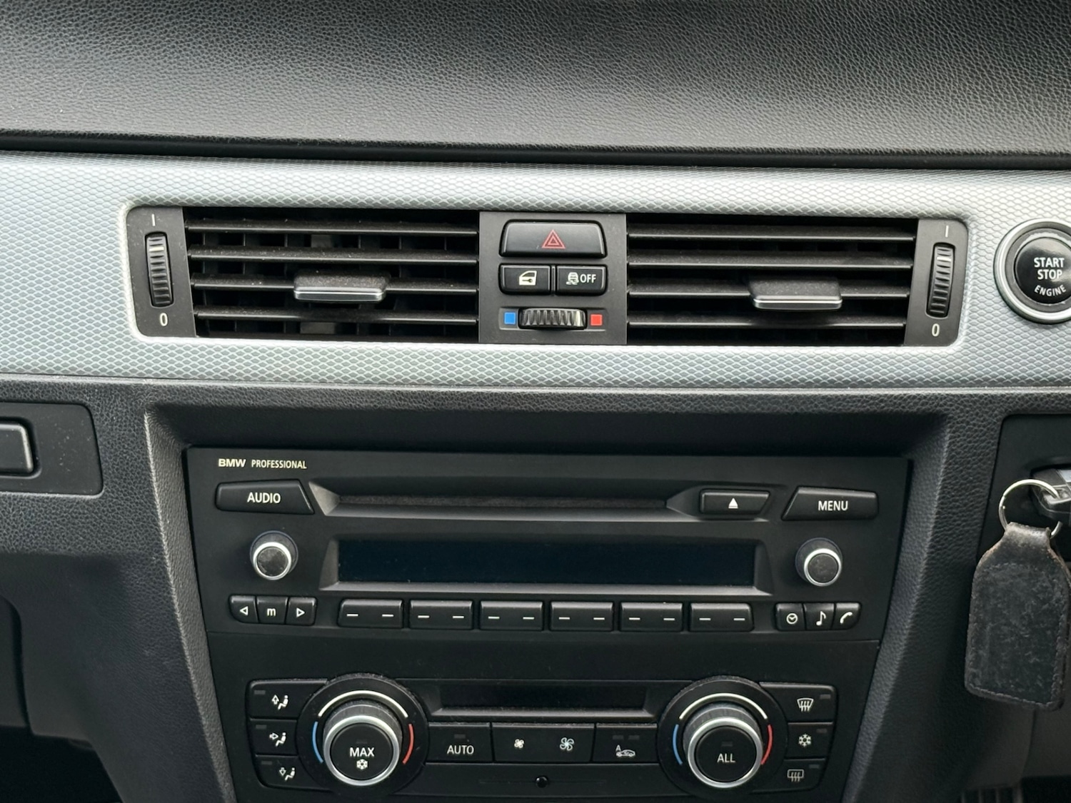 Used BMW 3 Series 2011 for sale - 76355802: Photo 26