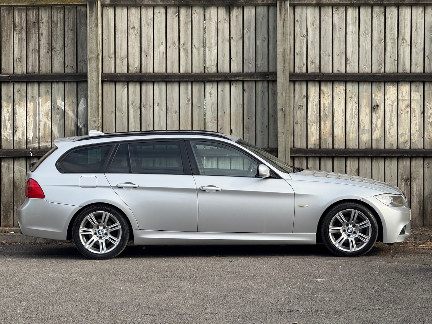 Used BMW 3 Series 2011 for sale - 76355802: Photo 3