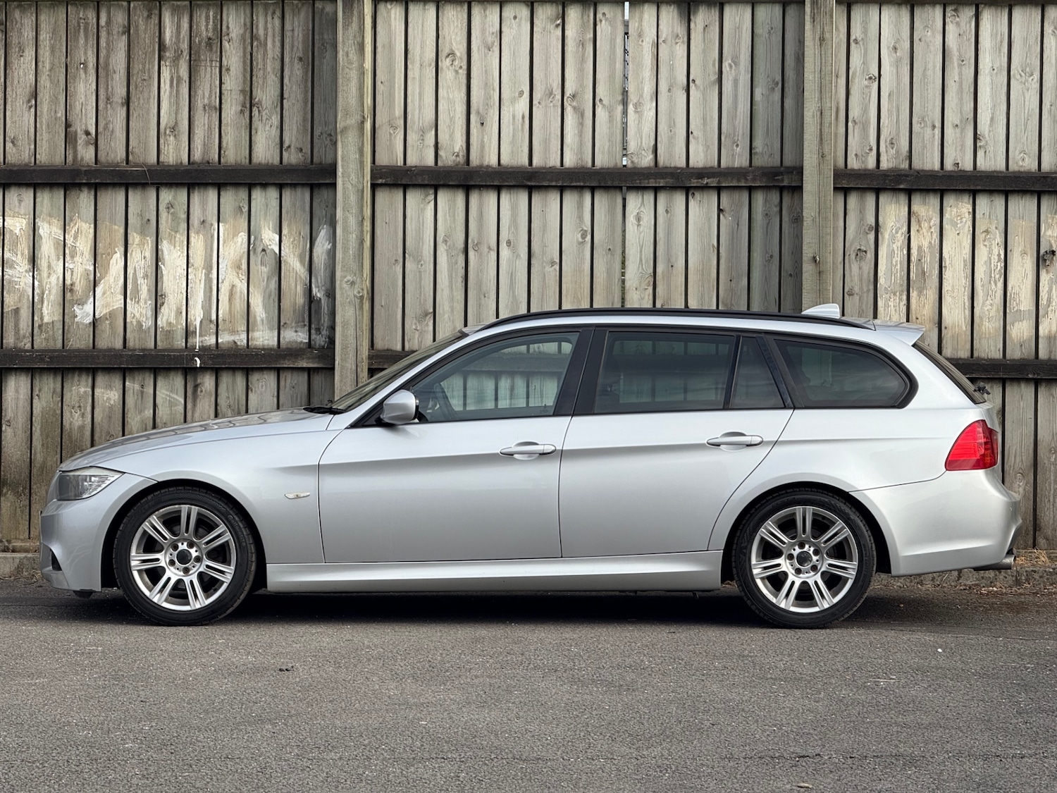 Used BMW 3 Series 2011 for sale - 76355802: Photo 6