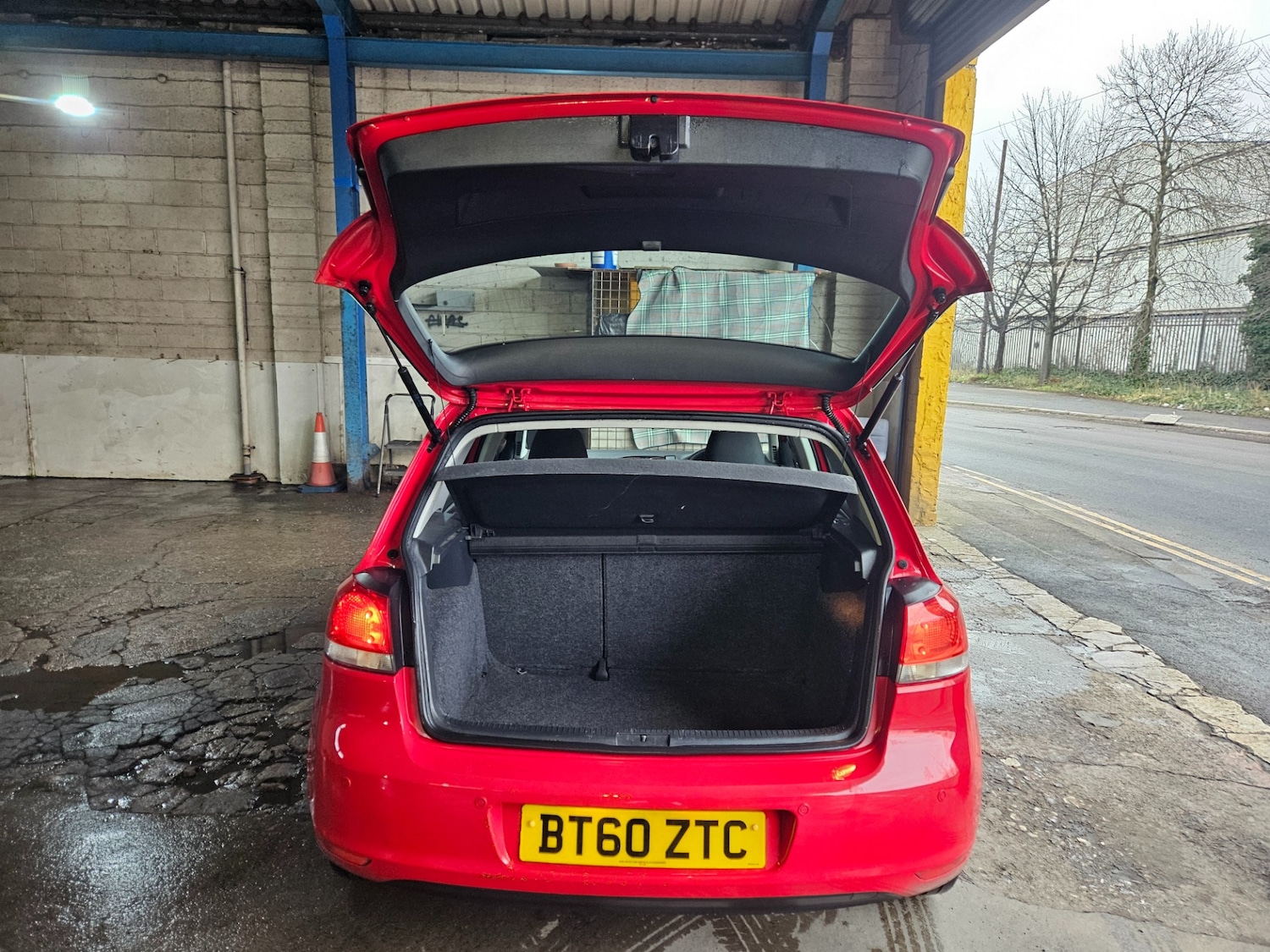 Used Volkswagen Golf 2011 for sale - 77365596: Photo 7