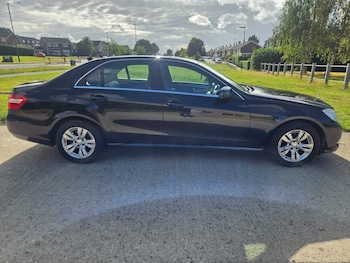 Used Mercedes-Benz E Class 2013 for sale - 79569311: Photo