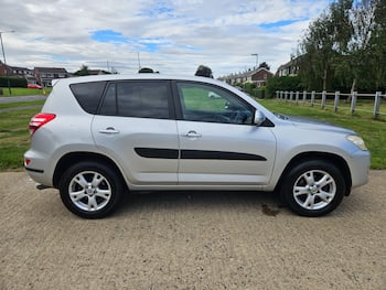 Used Toyota RAV4 2010 for sale - 79731831: Photo