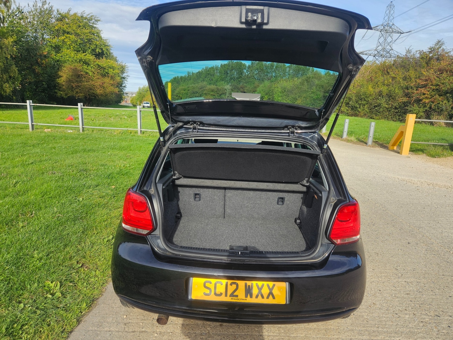 Used Volkswagen Polo 2012 for sale - 76064732: Photo 11