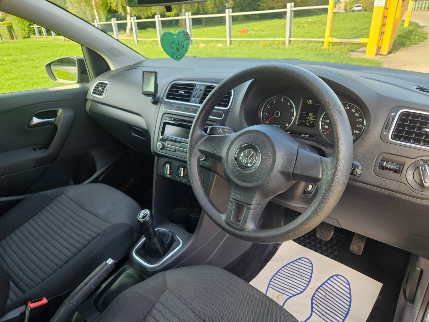 Used Volkswagen Polo 2012 for sale - 76064732: Photo 22