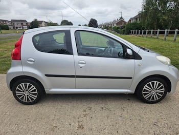 Used Peugeot 107 2010 for sale - 75482428: Photo