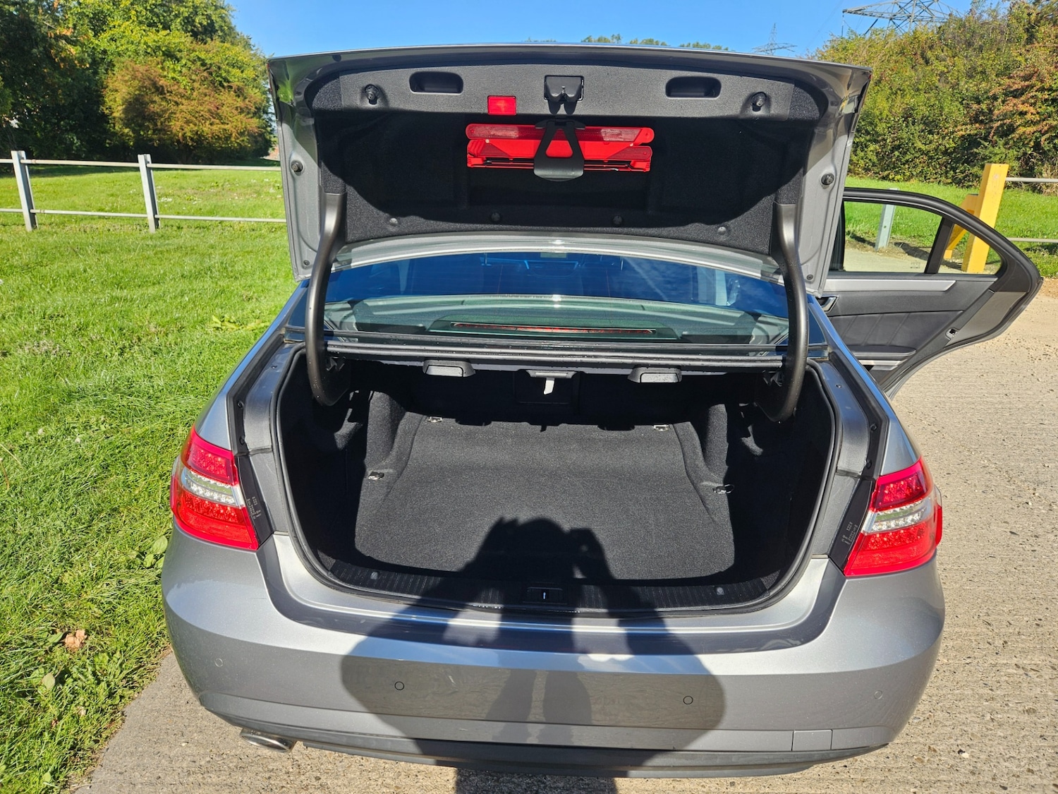 Used Mercedes-Benz E-Class 2011 for sale - 76089353: Photo 11