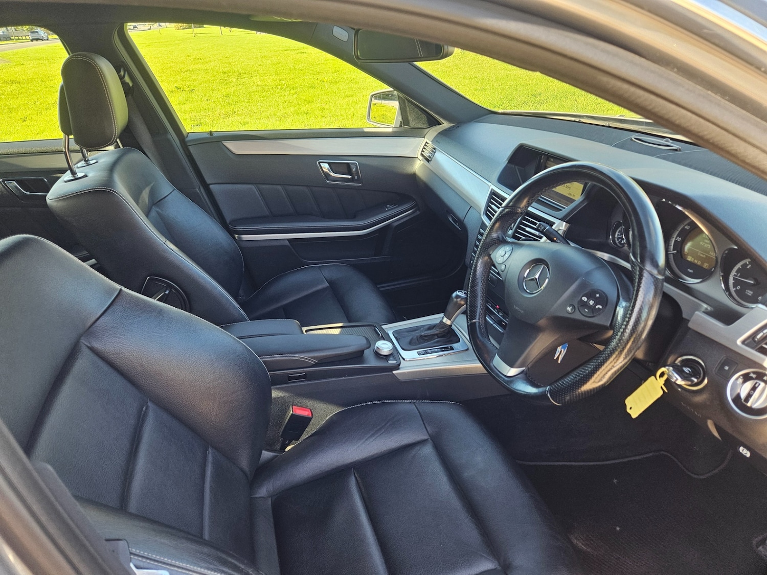 Used Mercedes-Benz E-Class 2011 for sale - 76089353: Photo 17