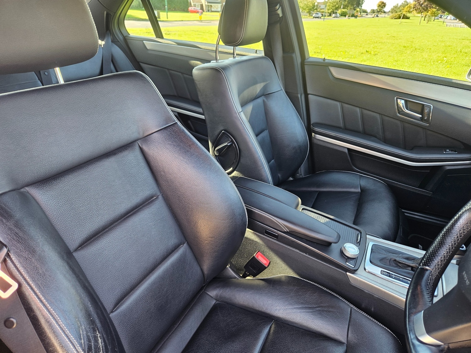 Used Mercedes-Benz E-Class 2011 for sale - 76089353: Photo 18