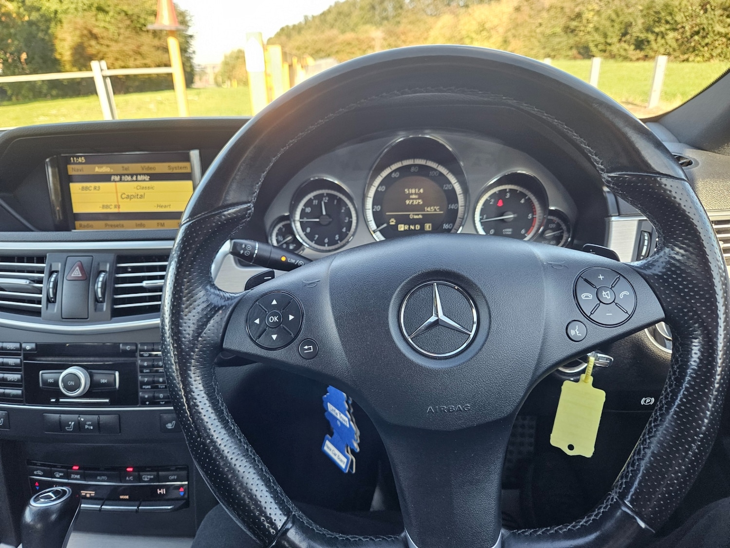 Used Mercedes-Benz E-Class 2011 for sale - 76089353: Photo 21