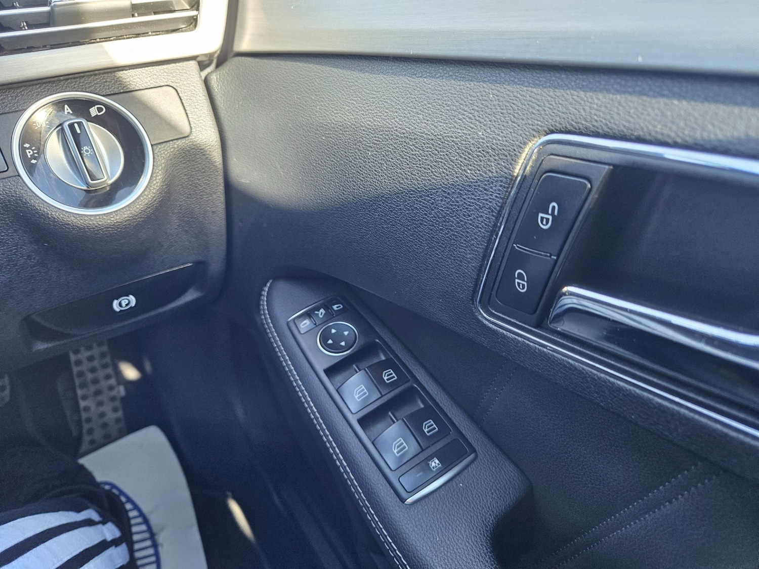 Used Mercedes-Benz E-Class 2011 for sale - 76089353: Photo 25