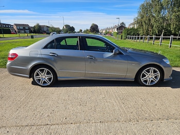 Used Mercedes-Benz E-Class 2011 for sale - 76089353: Photo 3