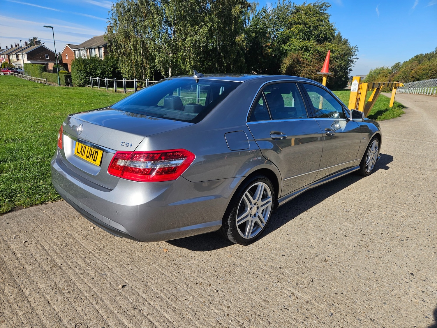 Used Mercedes-Benz E-Class 2011 for sale - 76089353: Photo 4