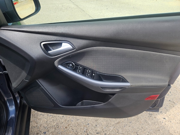 Used Ford Focus 2011 for sale - 75422058: Photo 5