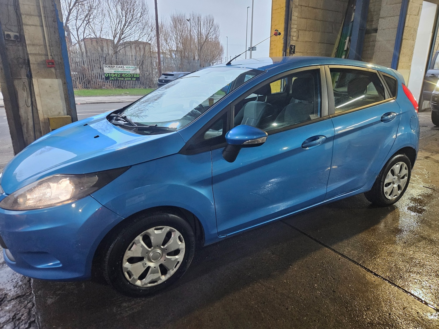 Used Ford Fiesta 2010 for sale - 76375008: Photo 2