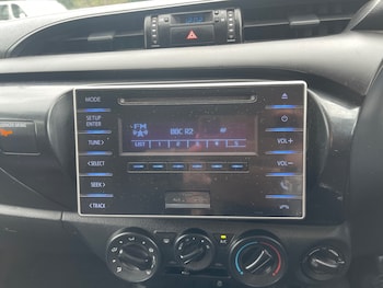 Used Toyota Hilux 2020 for sale - 75344443: Photo