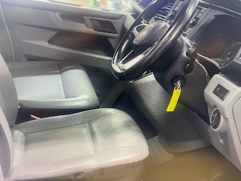 Used Volkswagen Transporter 2020 for sale - 76894520: Photo