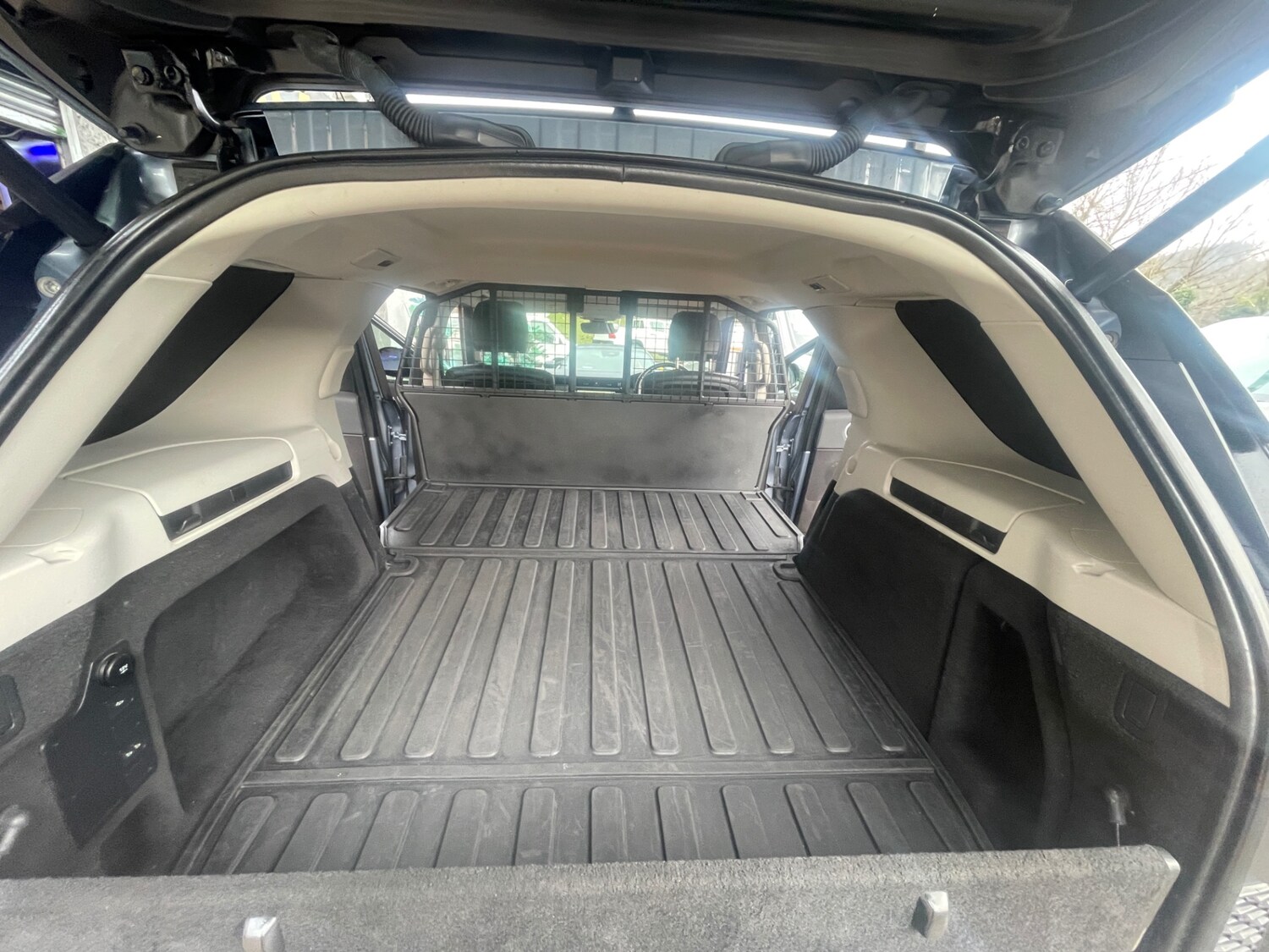 Used Land Rover Discovery 2018 for sale - 76706644: Photo 16