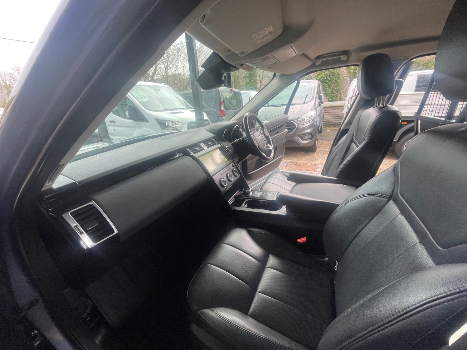 Used Land Rover Discovery 2018 for sale - 76706644: Photo 18