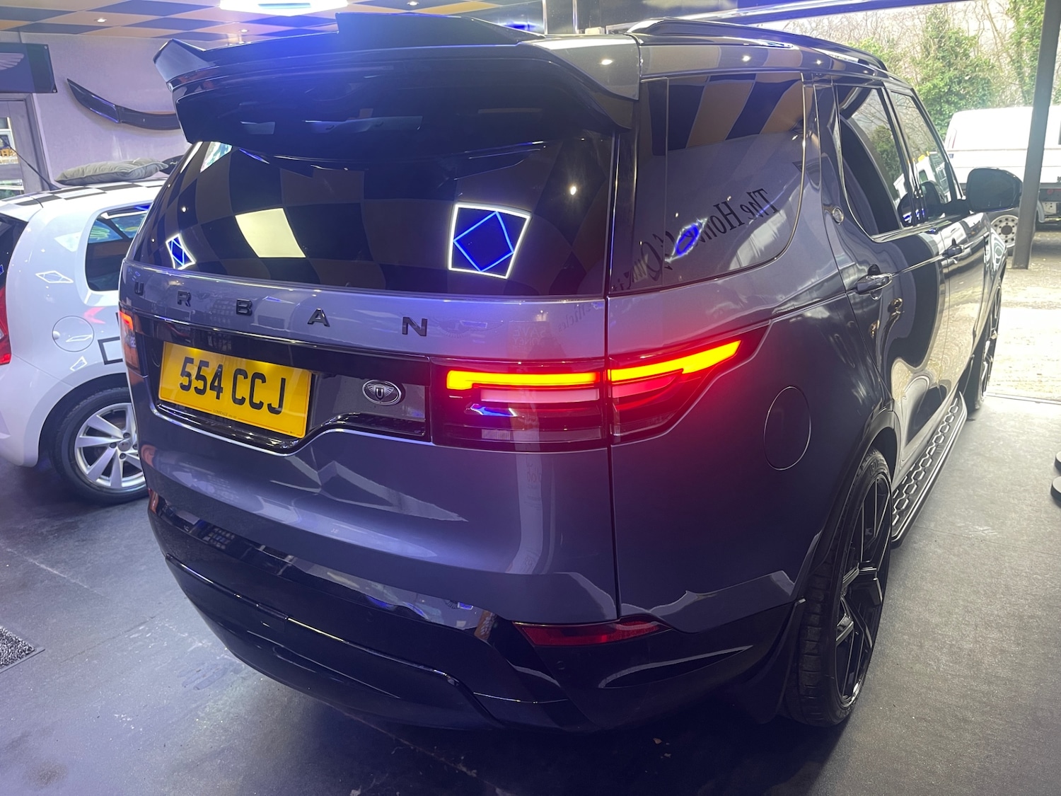 Used Land Rover Discovery 2018 for sale - 76706644: Photo 5