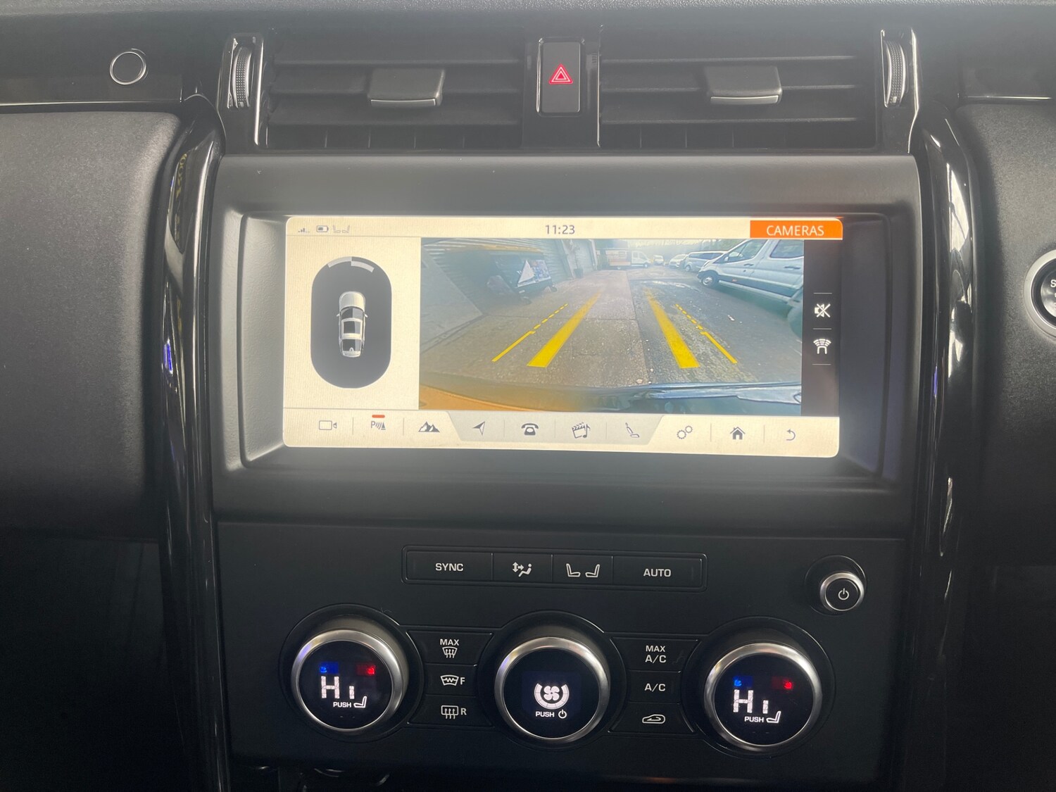 Used Land Rover Discovery 2018 for sale - 76706644: Photo 9