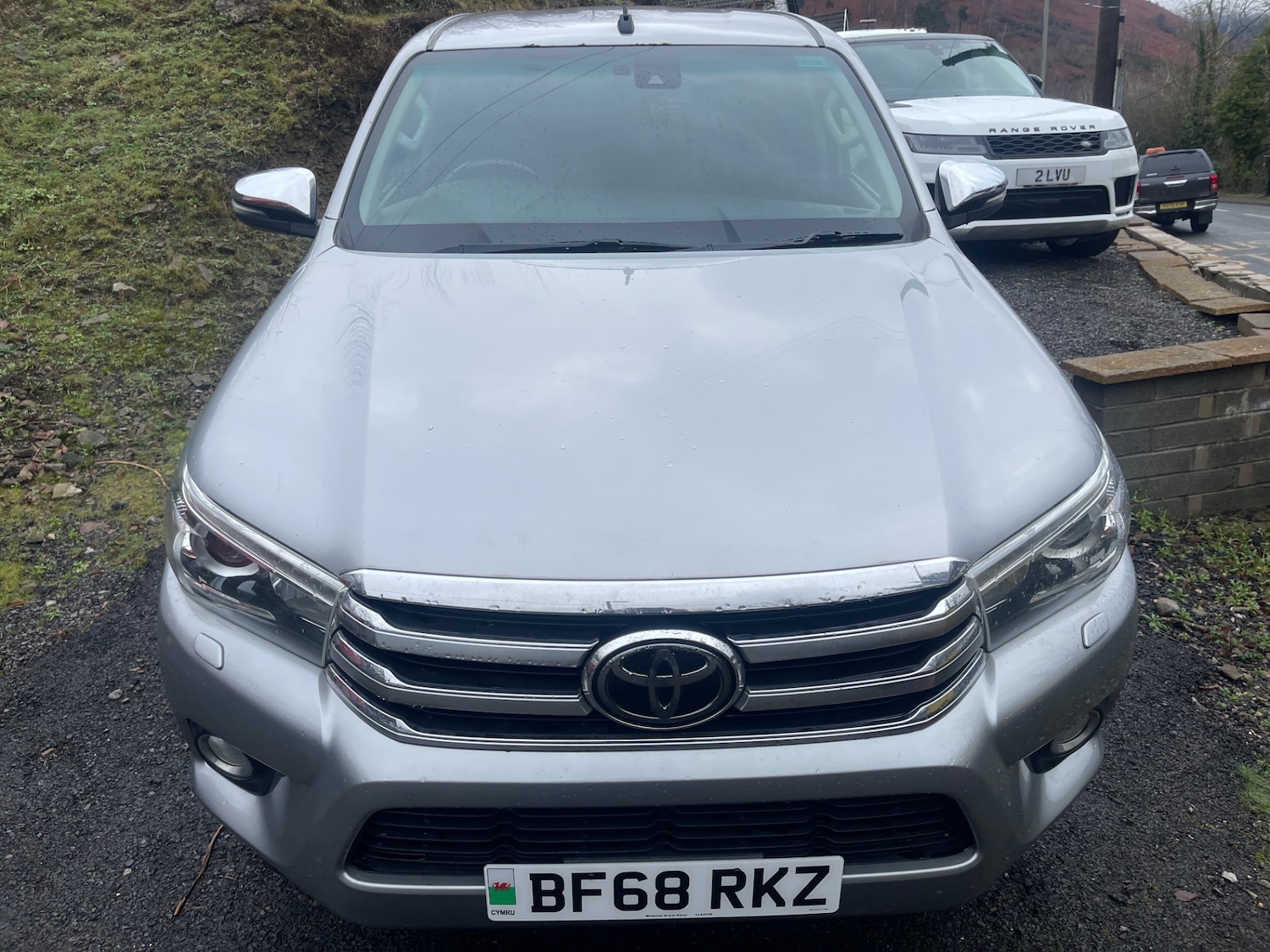Used Toyota Hilux 2018 for sale - 77502246: Photo 2