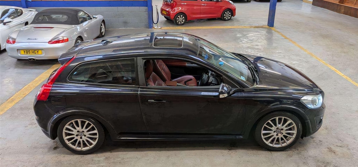 Used Volvo C30 2010 for sale - 76359860: Photo 2