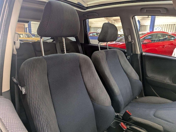 Used Honda Jazz 2013 for sale - 76136310: Photo 9