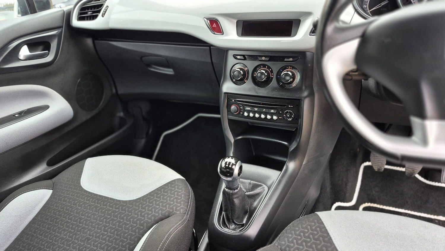 Used Citroen DS3 2013 for sale - 76283306: Photo 13