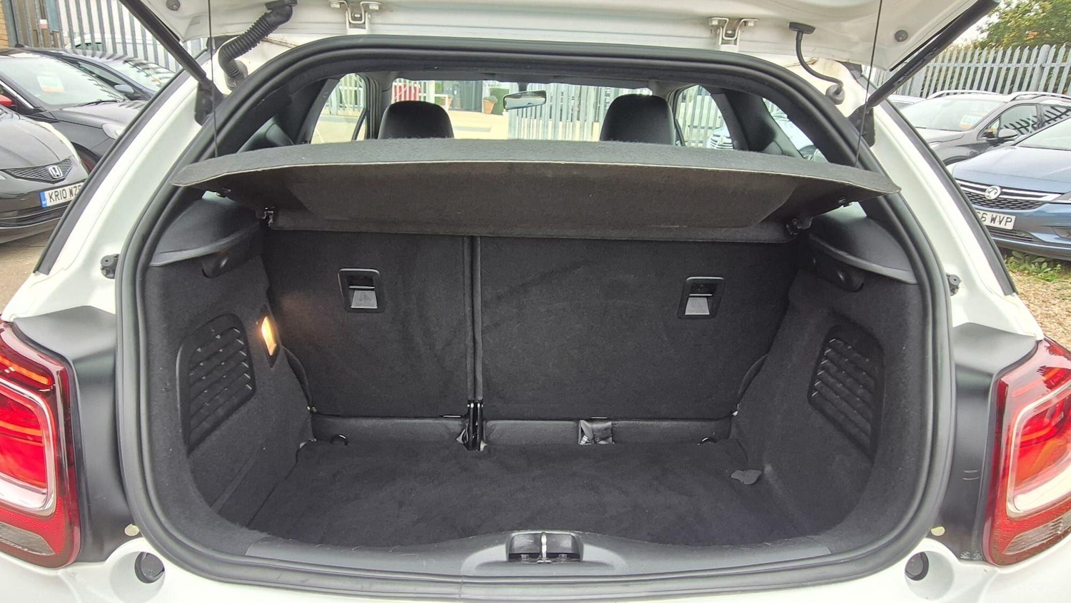 Used Citroen DS3 2013 for sale - 76283306: Photo 16