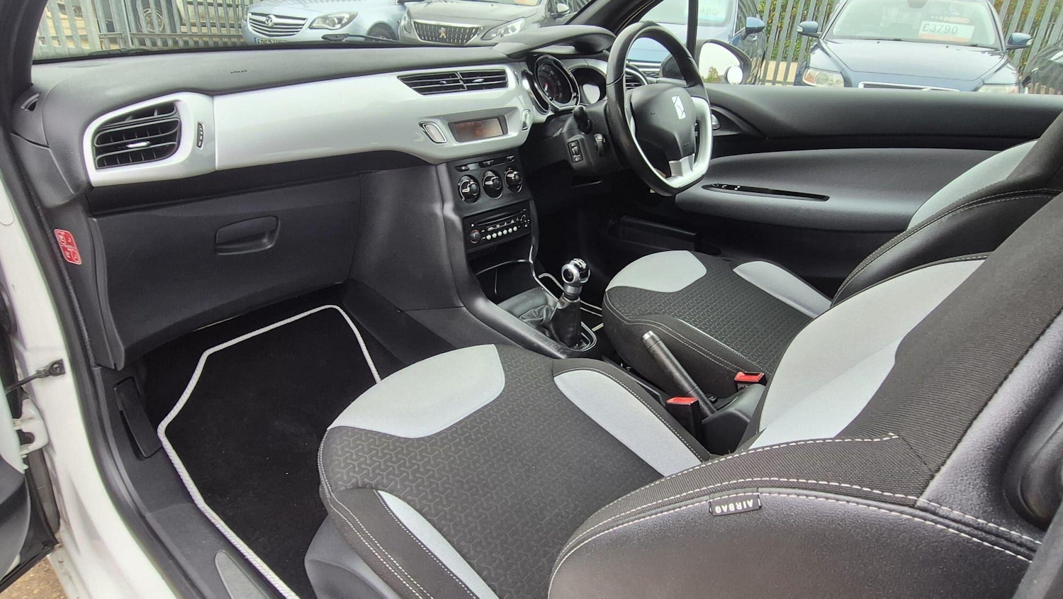 Used Citroen DS3 2013 for sale - 76283306: Photo 17