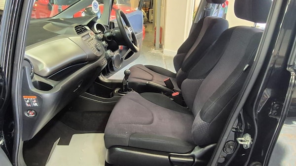 Used Honda Jazz 2010 for sale - 75302201: Photo 15