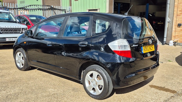 Used Honda Jazz 2010 for sale - 75302201: Photo 5