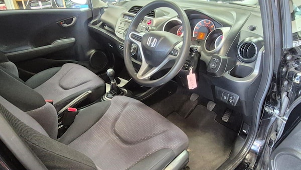 Used Honda Jazz 2010 for sale - 75302201: Photo 9