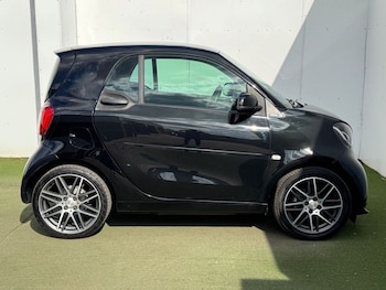 Used smart fortwo 2017 for sale - 79182505: Photo