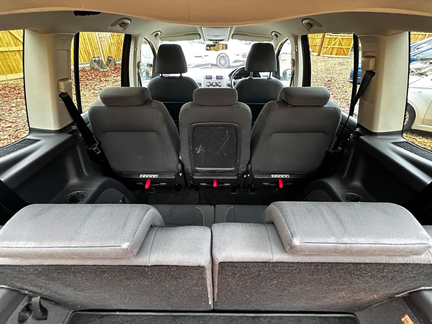 Used Volkswagen Touran 2011 for sale - 76562231: Photo 7