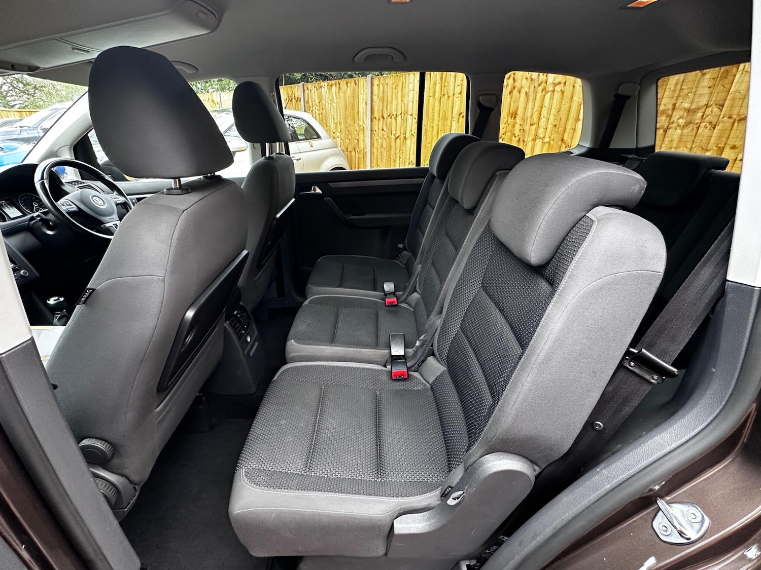 Used Volkswagen Touran 2011 for sale - 76562231: Photo 9