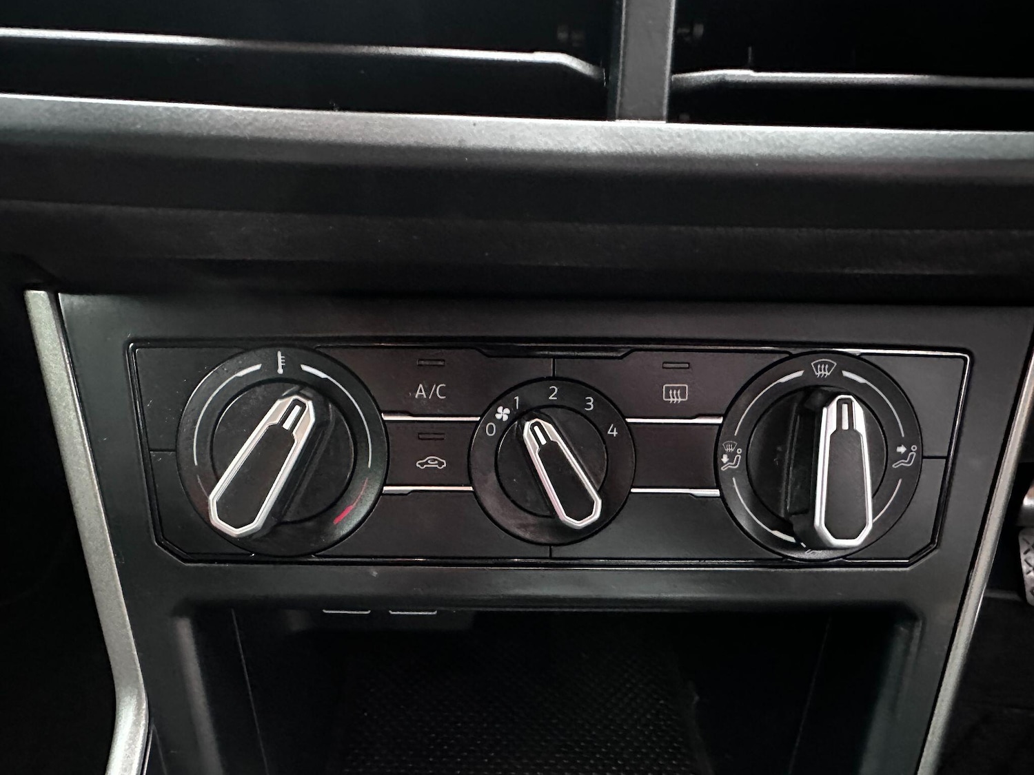 Used Volkswagen Polo 2018 for sale - 77060161: Photo 2