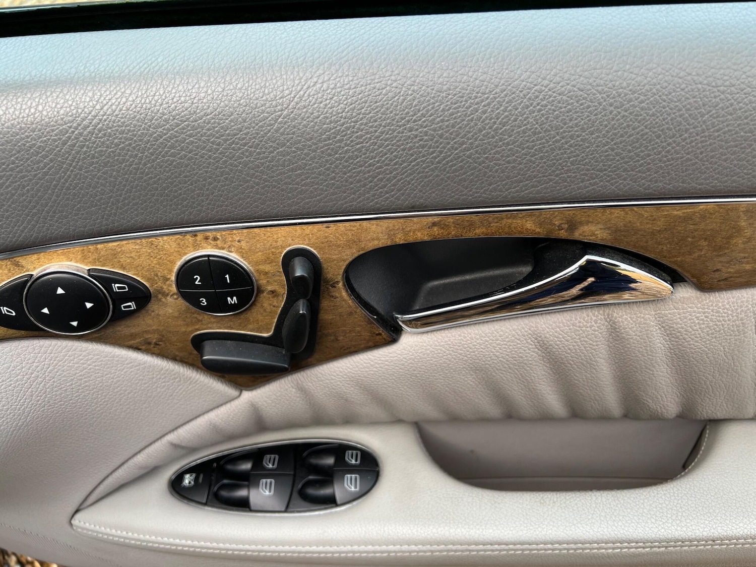 Used Mercedes-Benz E Class 2005 for sale - 77550604: Photo 14