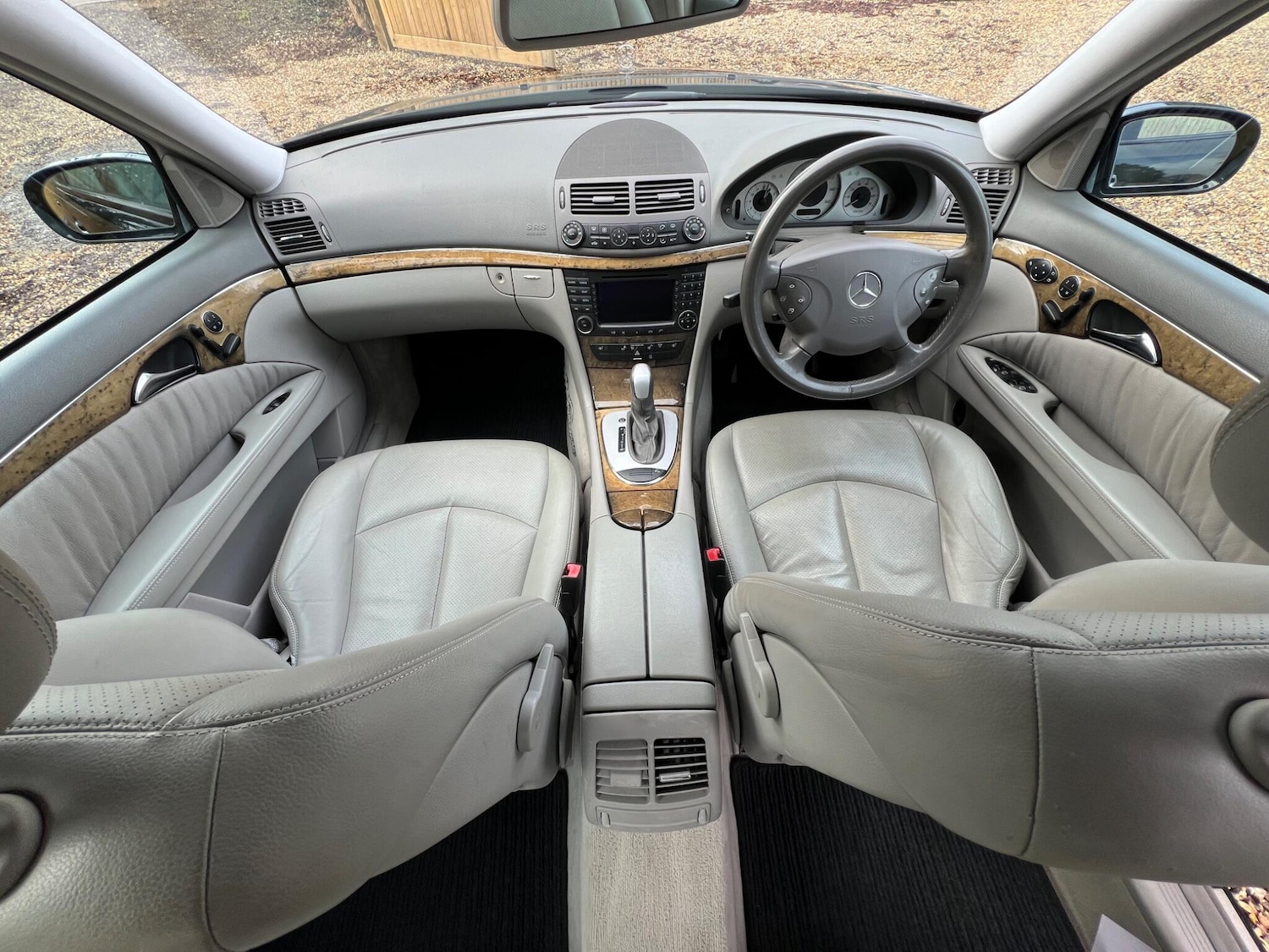 Used Mercedes-Benz E Class 2005 for sale - 77550604: Photo 2