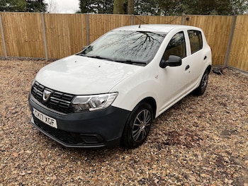Used Dacia Sandero 2017 for sale - 76964312: Photo