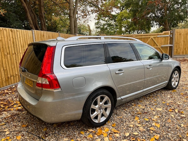 Used Volvo V70 2015 for sale - 76295327: Photo 46