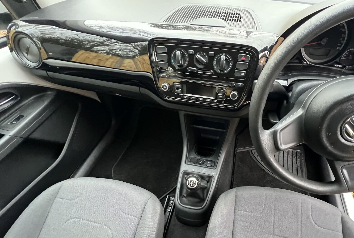 Used Volkswagen up! 2015 for sale - 77119852: Photo 8