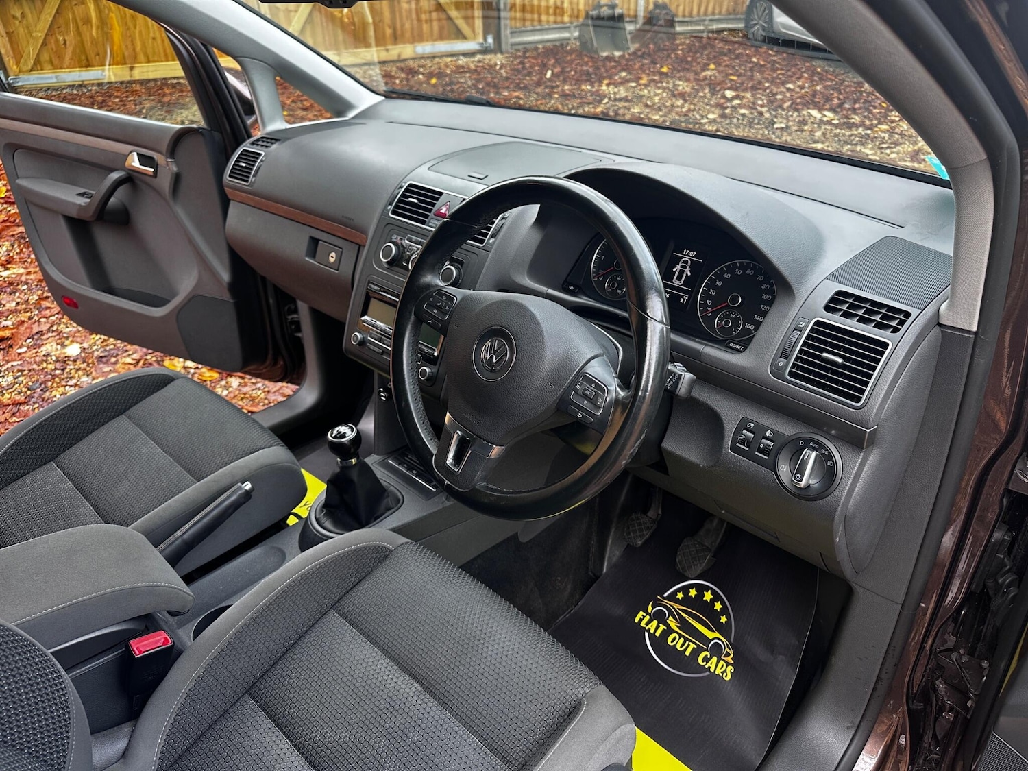 Used Volkswagen Touran 2011 for sale - 76996299: Photo 11