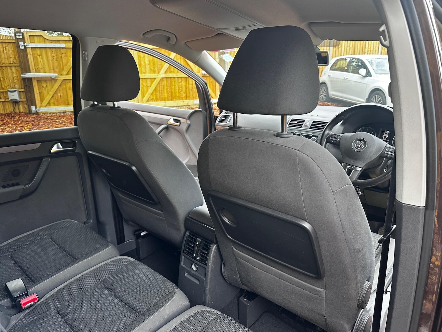 Used Volkswagen Touran 2011 for sale - 76996299: Photo 16