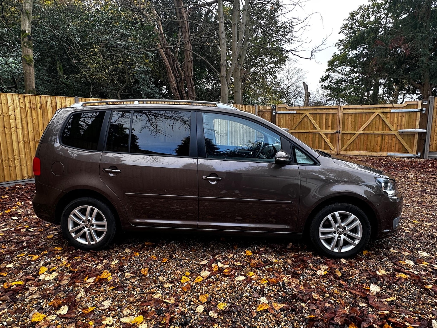 Used Volkswagen Touran 2011 for sale - 76996299: Photo 4